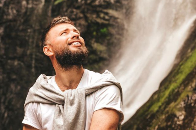 Выпал с 17-го этажа: в Одессе трагически скончался известный ведущий