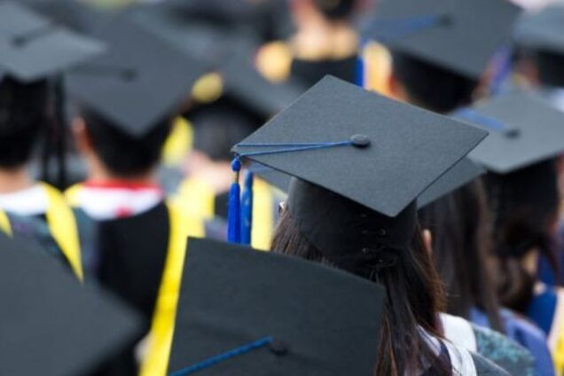 ''Вишам заборонено затримувати видачу диплома'': у Міносвіти прояснили ситуацію