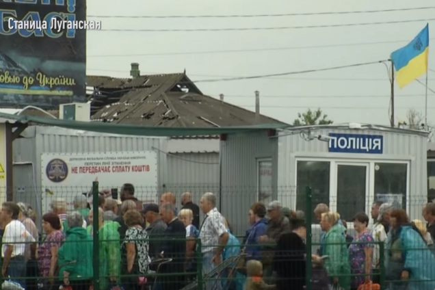 'Хотим жить, как раньше!' Жители оккупированного Донбасса оценили жест Украины: видео