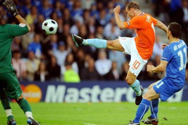 Уболівальників у всьому світі шокувала нереальна траєкторія м'яча: відео