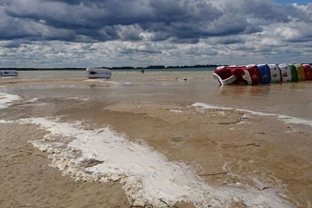 Найглибше озеро України на межі катастрофи: що з ним