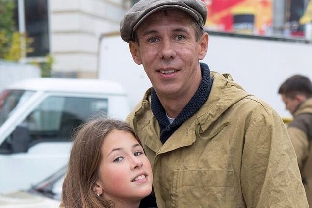 'Вы идиот?' Панин показал 10-летнюю дочь с сигаретой и разъярил сеть