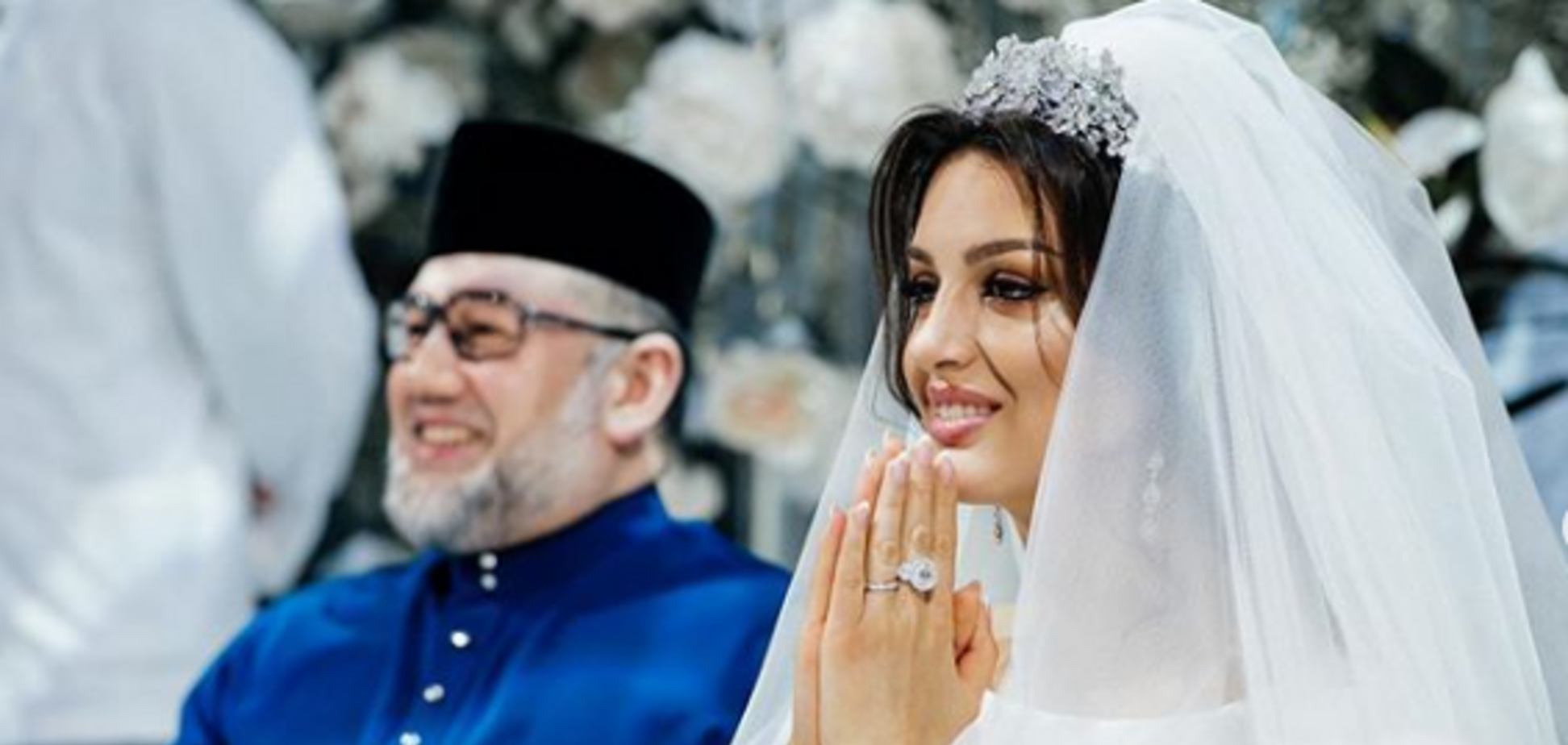 'Мисс Москва' отреагировала на слухи о разводе с экс-королем Малайзии