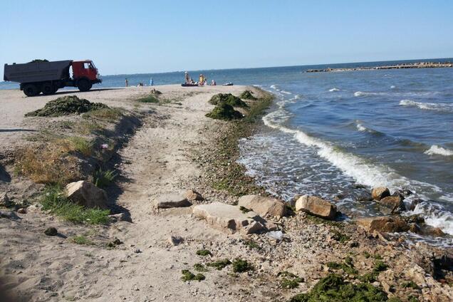 Популярний український курорт наздогнала нова біда: фото наслідків