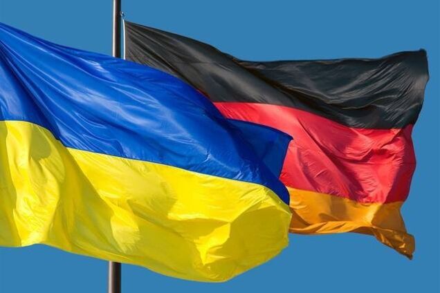 Флаги Украины и Германии