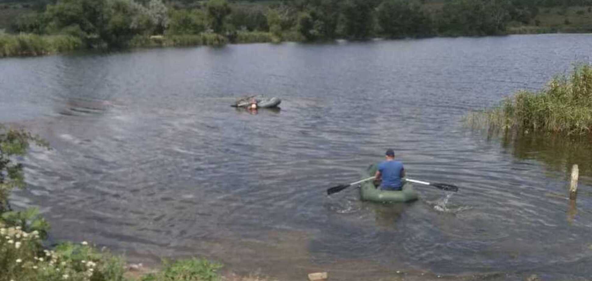 Под Кривым Рогом спасатели выловили лодку с трупом мужчины внутри