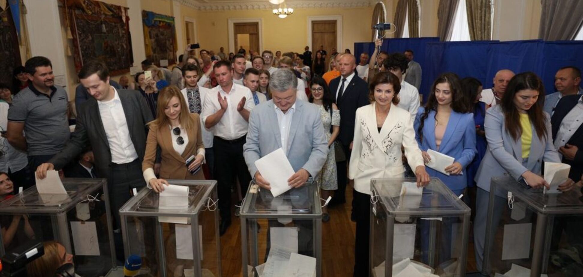 Порошенко: я проголосовал за ЕС и НАТО