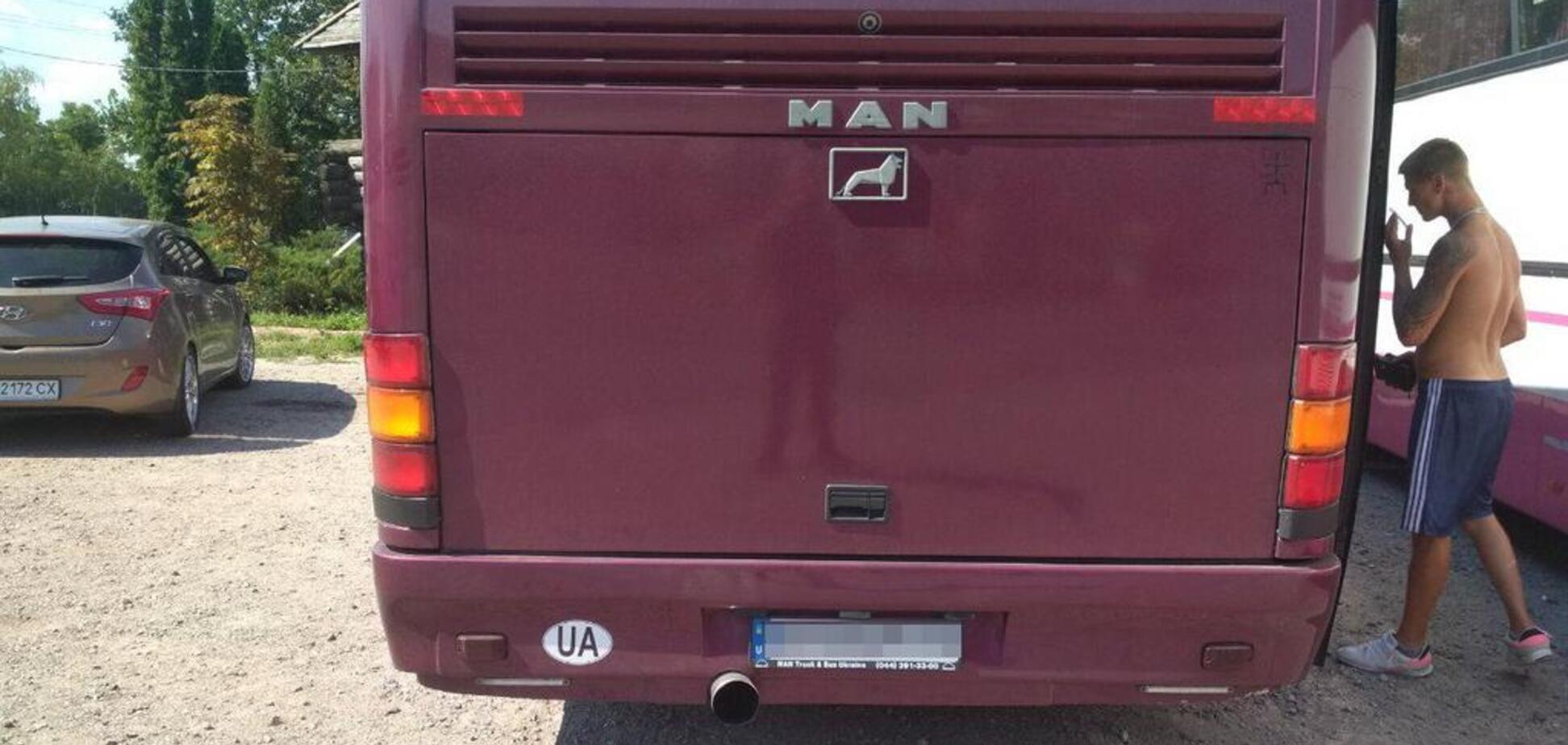 На Харківщину привезли автобуси з 'тітушками': поліція втрутилася