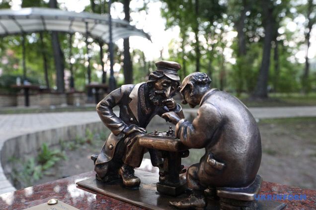 У Києві з'явилася нова скульптурка 'Шукай': де її побачити