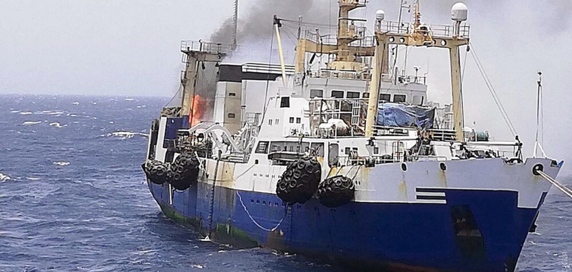 90 человек на борту! У берегов Африки сгорел украинский корабль: есть жертвы и пострадавшие