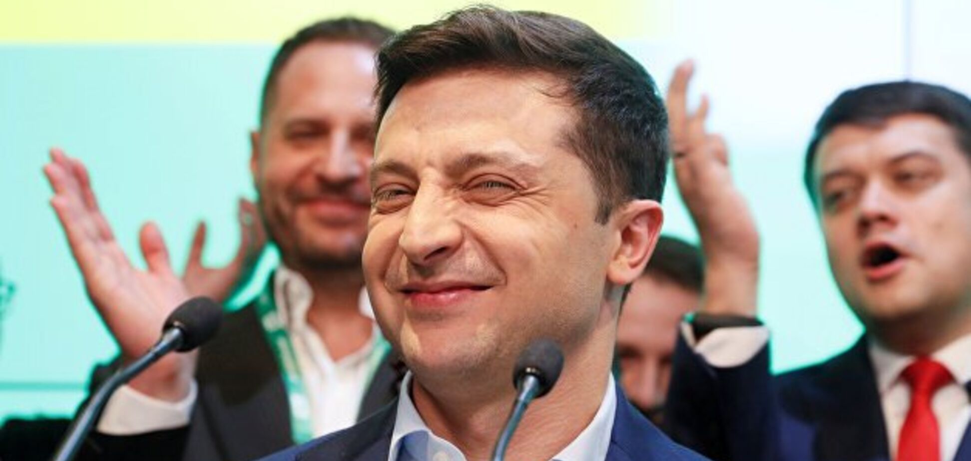 Падение рейтинга новой власти просто неизбежно