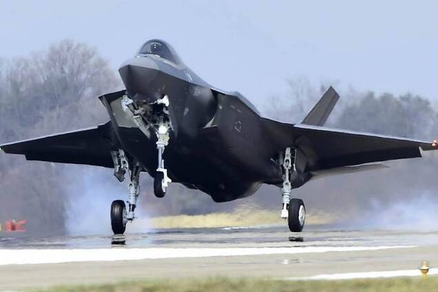 Военный самолет России ворвался в Южную Корею: истребители открыли огонь