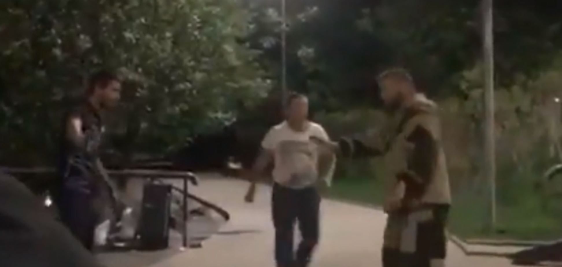 Терорист і нападники