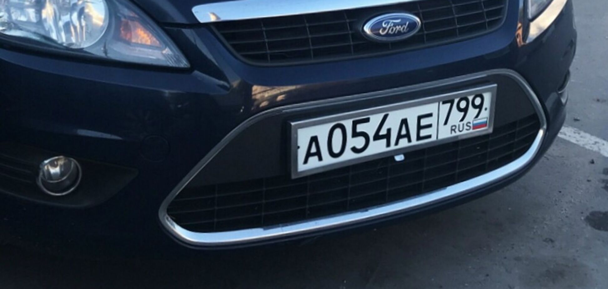 'Опудало з Росії!' Водій-лихач влаштував небезпечні гонки на дорозі. Відео