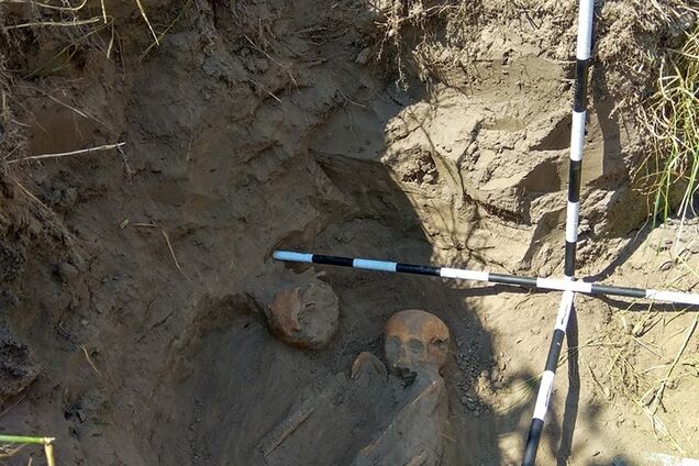 Братська могила в Шумську