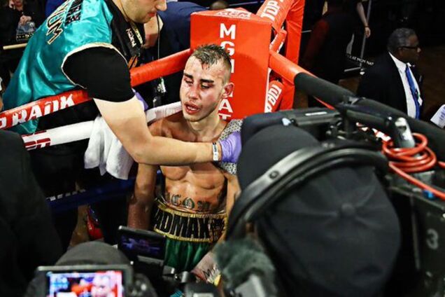 Умер известный российский боксер, попавший после боя в реанимацию