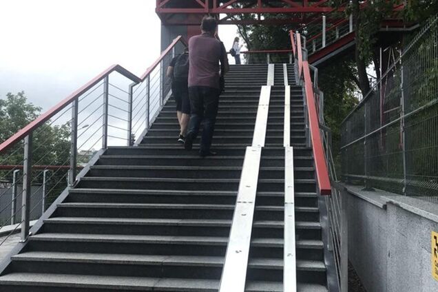 'Плювок в обличчя!' У Києві розгорівся скандал через інклюзивну станцію електрички