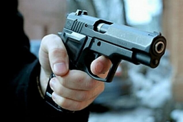 На Житомирщине полиция угодила в скандал со стрельбой: опубликовано видео