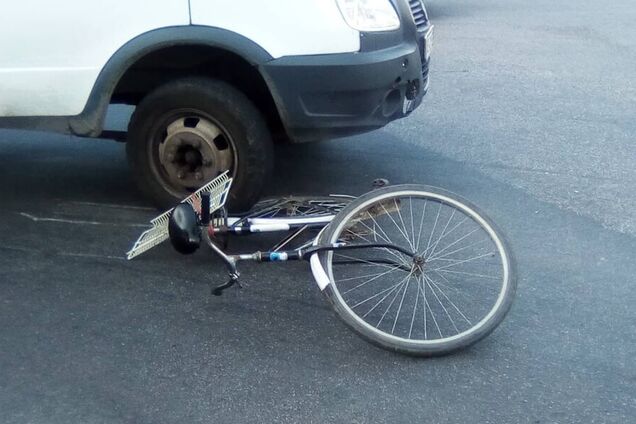 В Днепре грузовой автомобиль сбил женщину на велосипеде