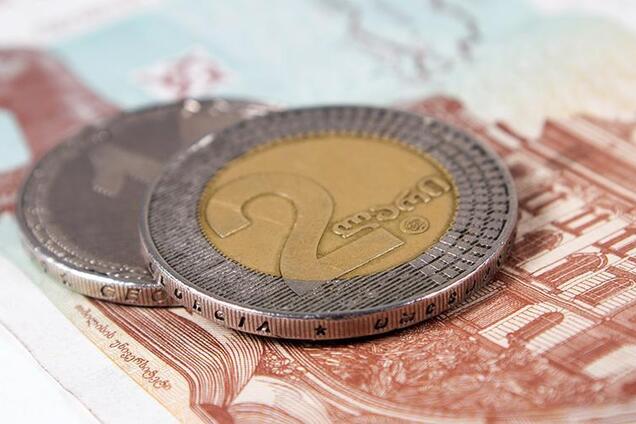 Из-за России? В Грузии обвалилась валюта