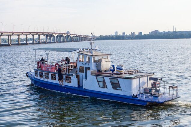 В Днепре изменили количество бесплатных речных катеров: график движения