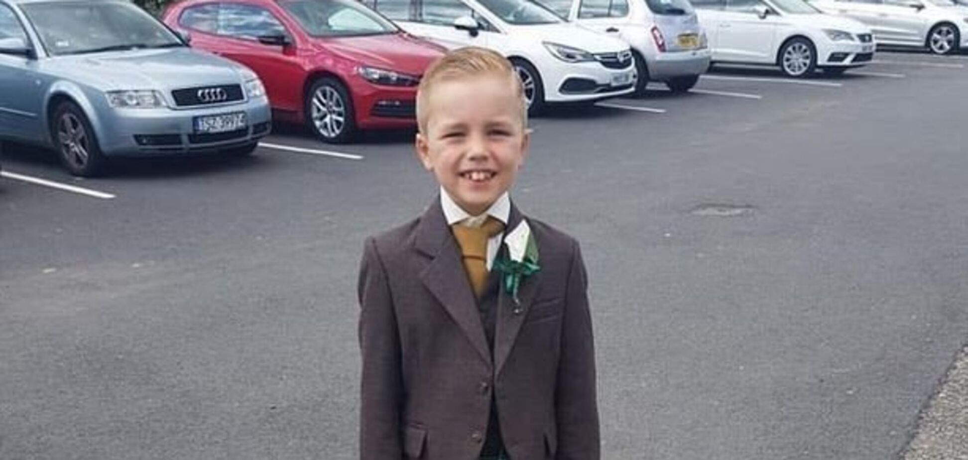 У Британії 7-річний хлопчик став зіркою після зворушливої промови на весіллі матері