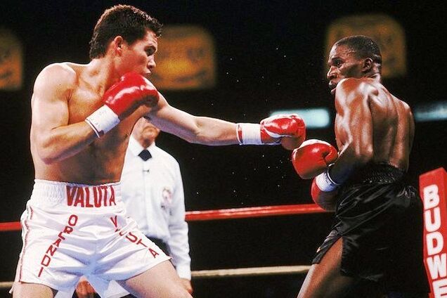 'Я попрощался с жизнью': на легендарного боксера совершено вооруженное нападение