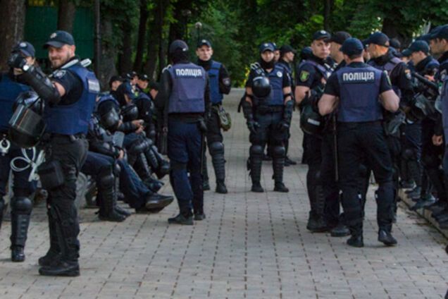 У центр Києва стягнули силовиків і перекрили дороги: що трапилося