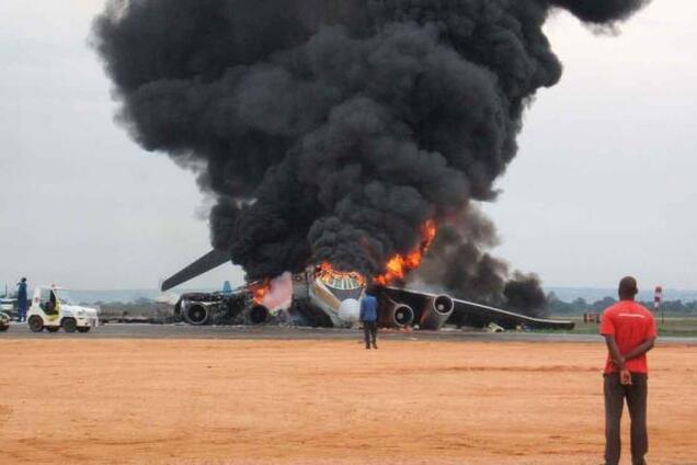 В Ливии ракетным ударом уничтожили два украинских Ил-76 — СМИ