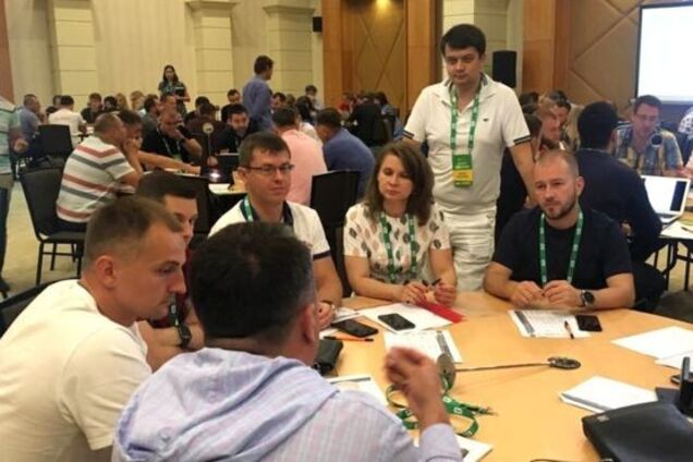 Тренинг 'слуг народа'