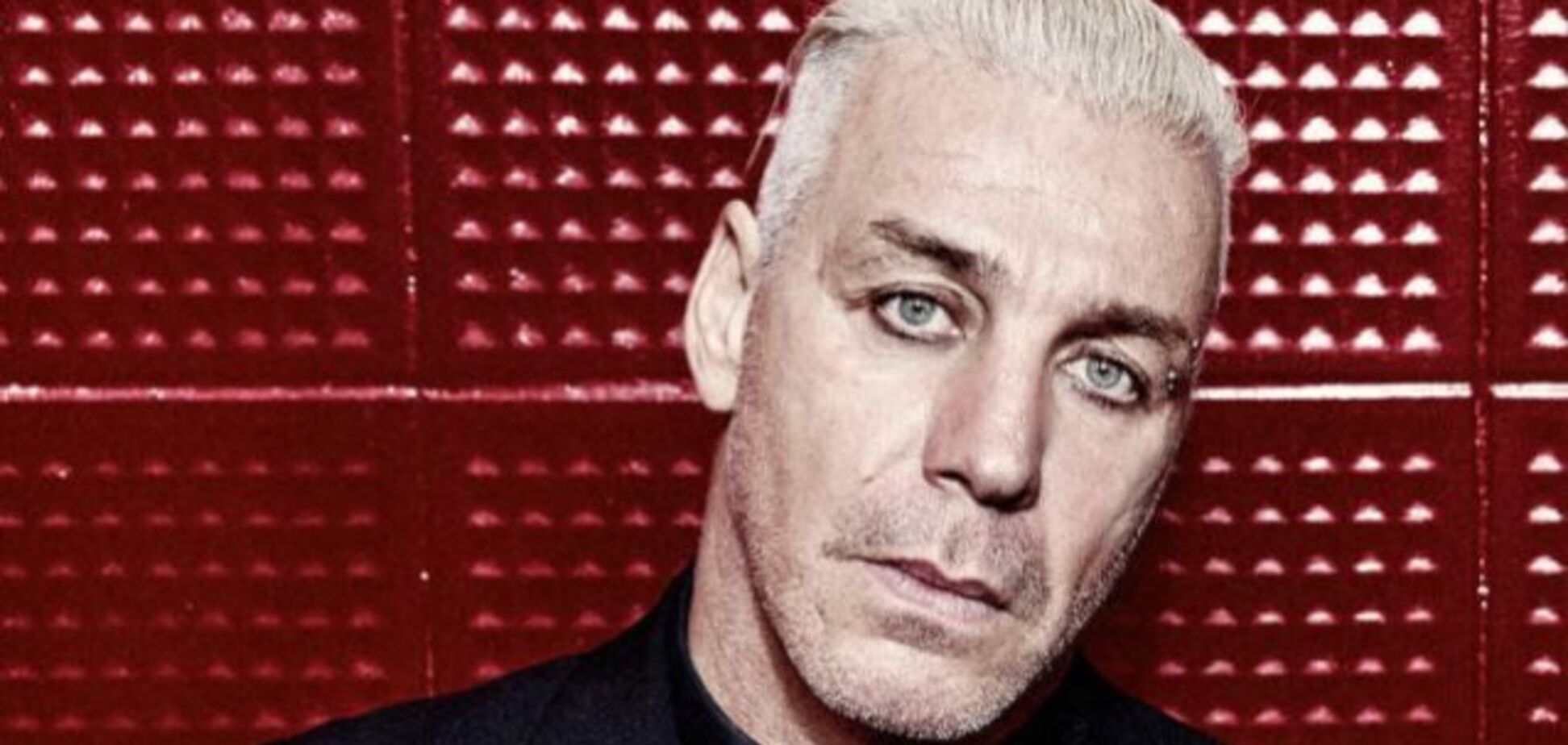 'К Лободе мчал?' Солист Rammstein отправился в Москву за штурвалом самолета