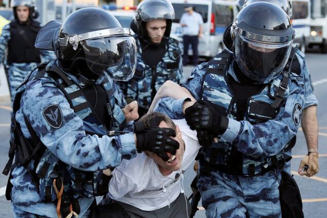 "Їм все набридло": Бабченко оцінив протести в Москві