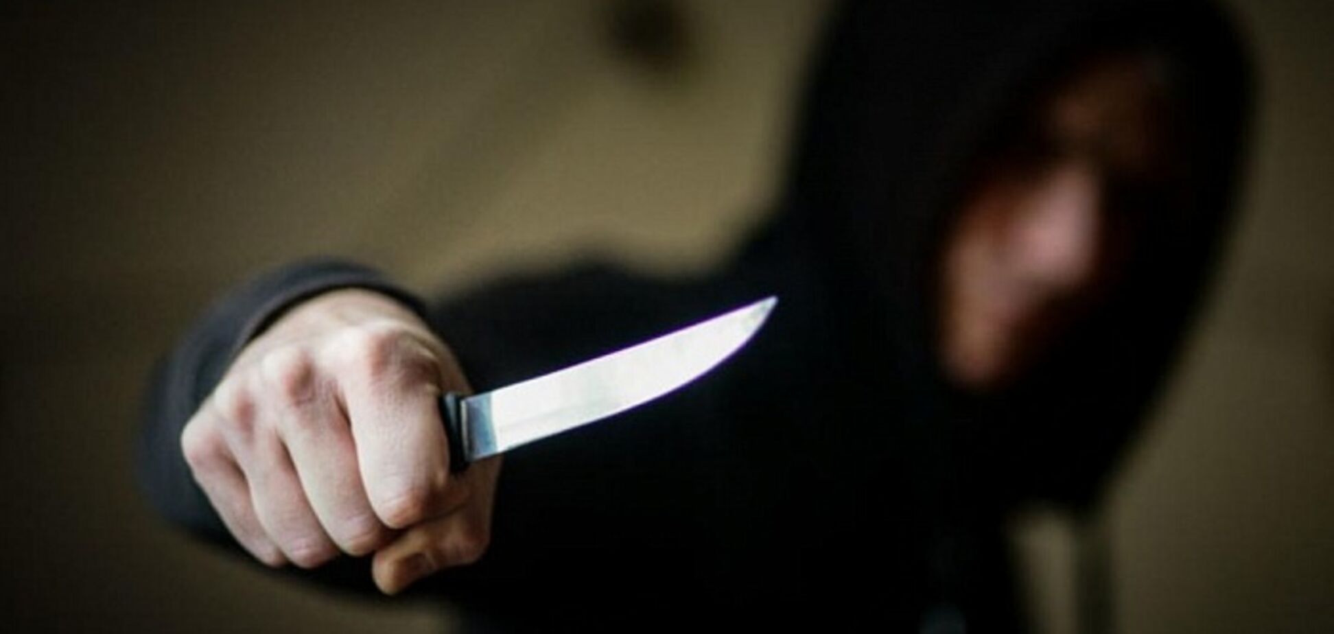 Ножом по шее и телу: на Днепропетровщине рецидивист спьяну чуть не убил друга