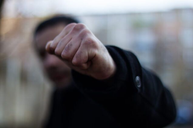 Покинули помирати на вулиці: під Дніпром по-вірячому розправилися з чоловіком