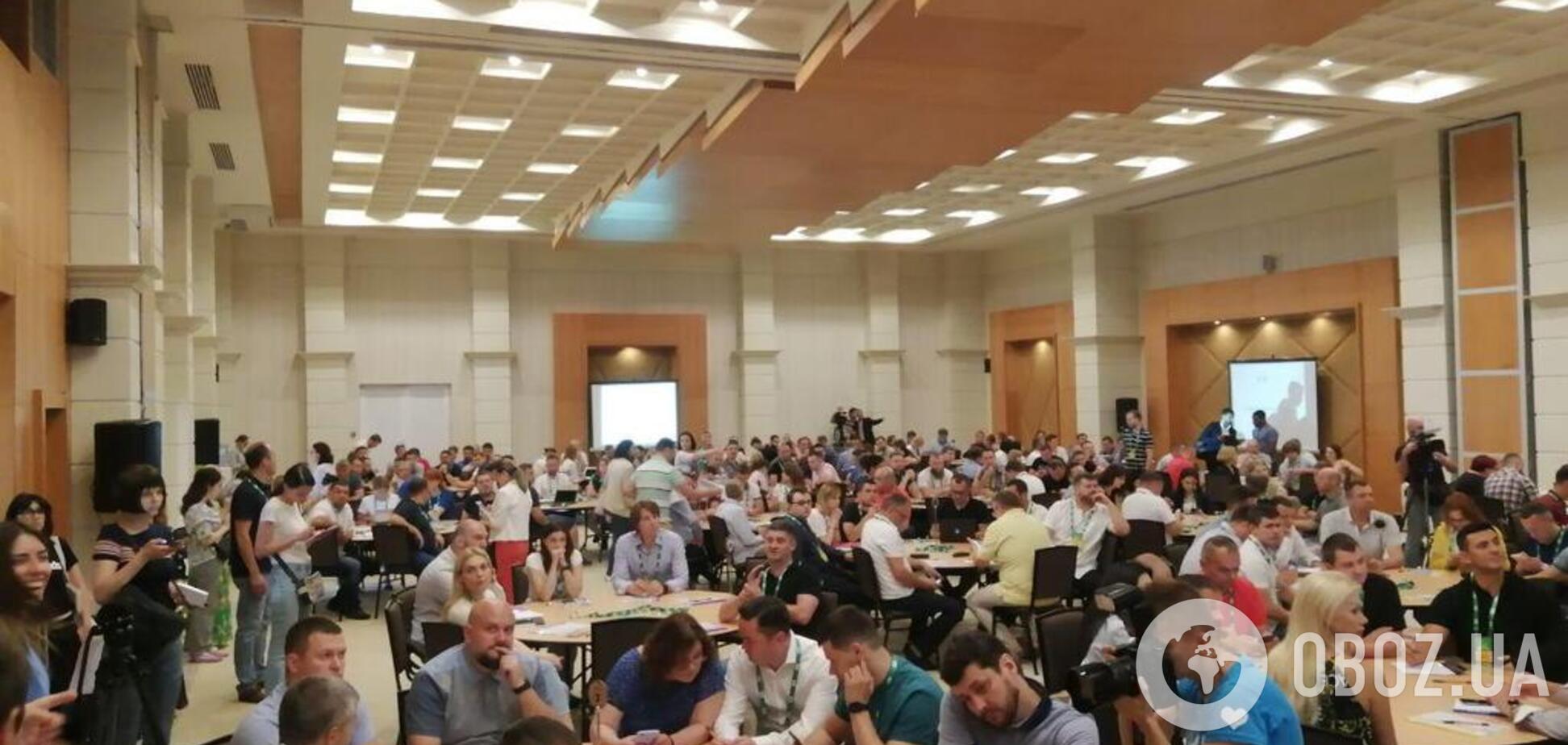 Стало известно, чем занимаются 'слуги народа' на курорте: первые фото