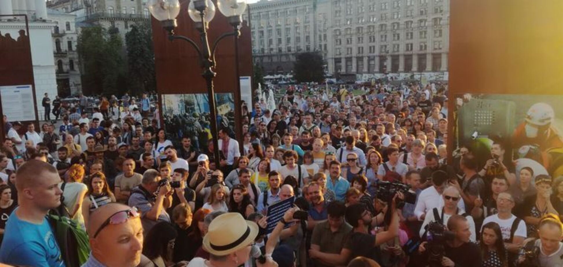 В Киеве во время акции на Майдане избили журналиста: что известно