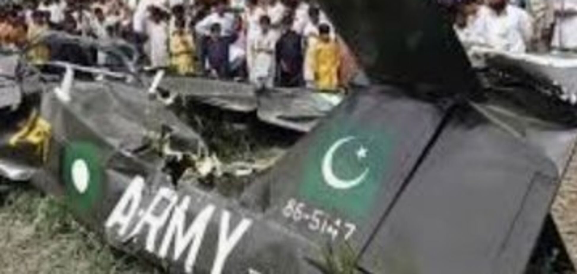 В Пакистане военный самолет врезался в жилые дома: погибли и ранены десятки людей. Фото и видео авиакатастрофы