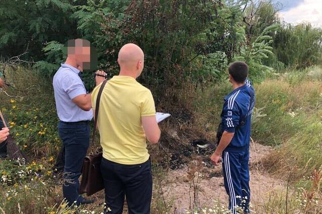 Сожгли и закопали в лесу: под Киевом произошло зверское убийство. Фото 18+