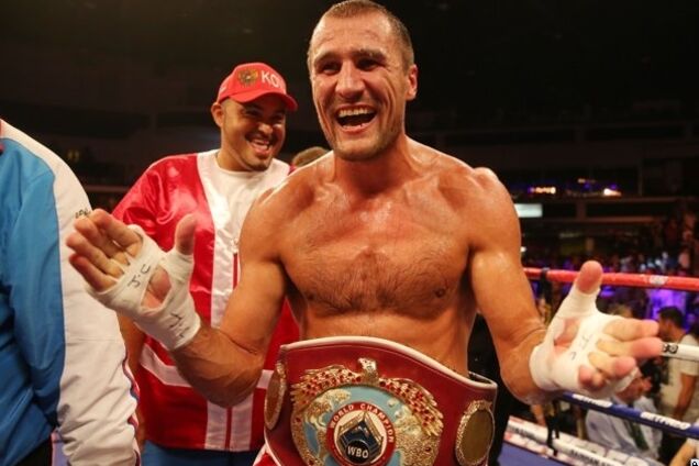 Домогался в самолете: лучший боксер России угодил в новый скандал