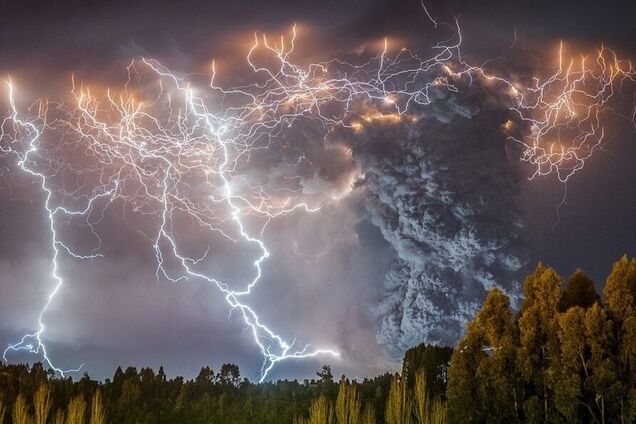 На Львовщине молния убила ребенка