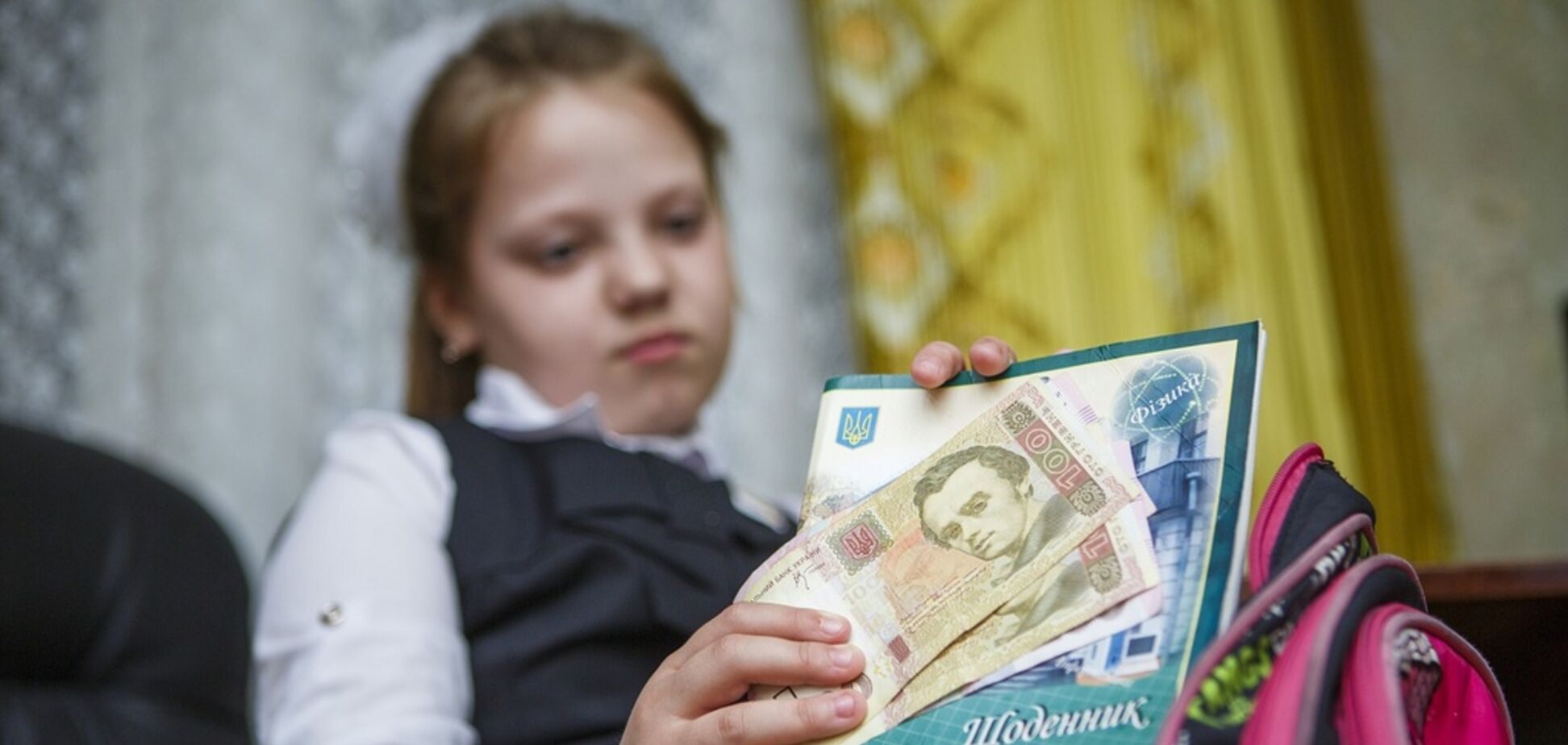 Змушують платити гроші: в школі Тернополя розгорівся гучний скандал