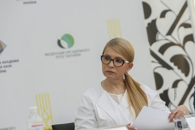 Тимошенко пообіцяла запобігти розпродання землі і подбати про розвиток села