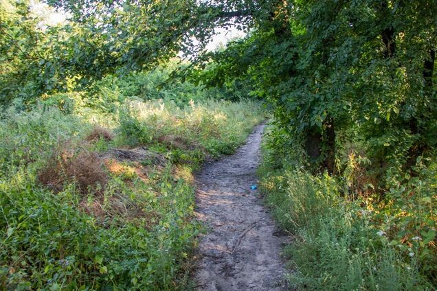 Повісився на футболці: в Дніпрі виявили тіло чоловіка. Фото самогубці