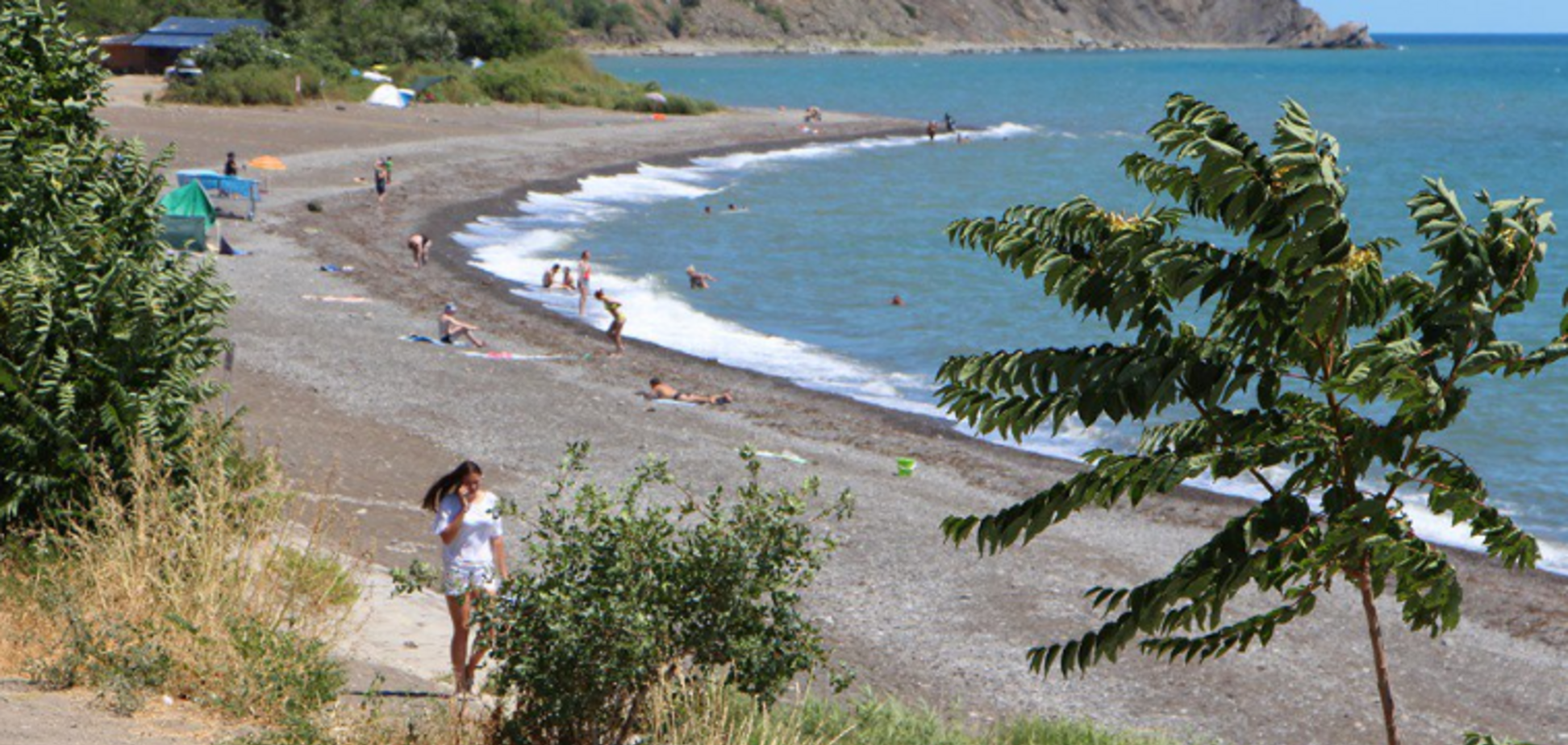 'Аншлаг сезона?' В сети появились красноречивые фото пустых пляжей Крыма