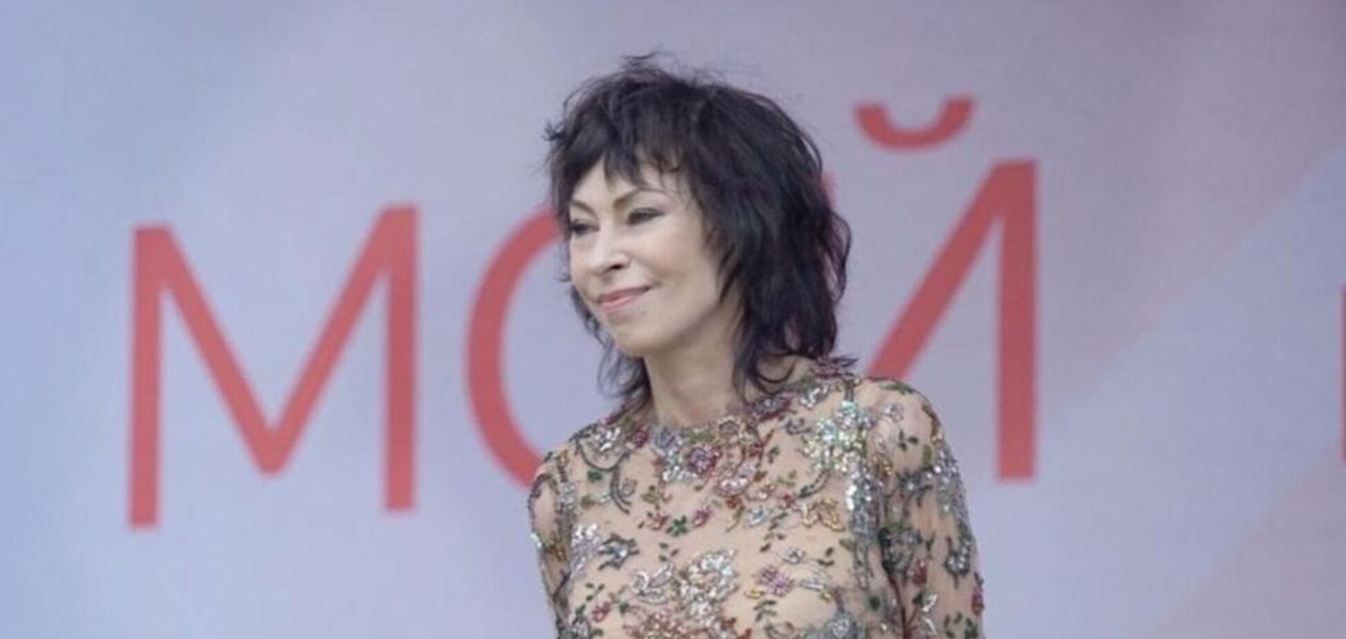 'Постійно напідпитку': в Росії розповіли про алкоголізм популярної співачки