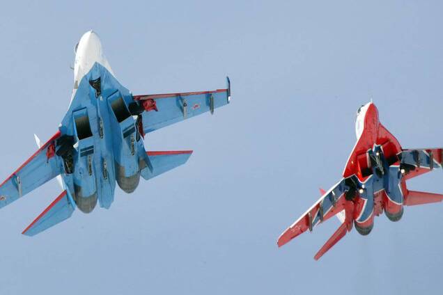 Самолеты США и России 'сцепились' возле Крыма: видео опасного инцидента