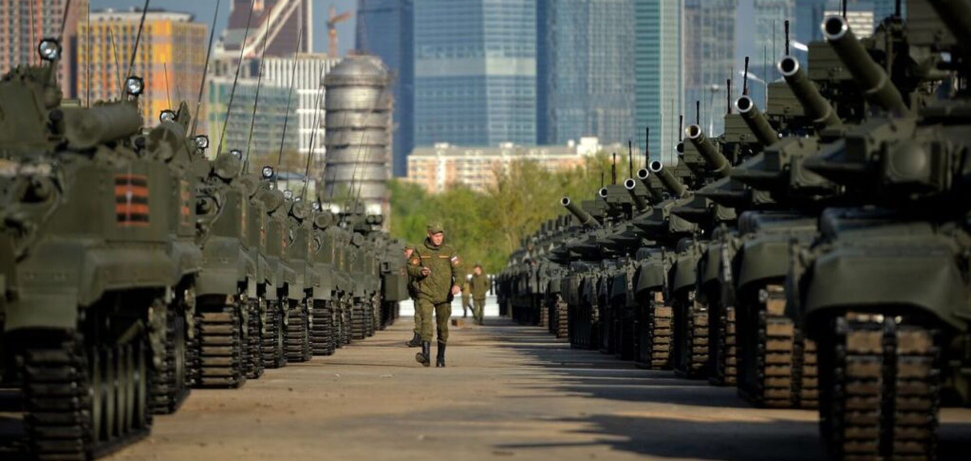 Десятки тисяч росіян на кордоні: Жданов оцінив нову загрозу