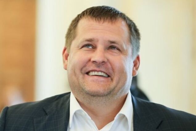 Филатов похвастался коллекцией наградного оружия