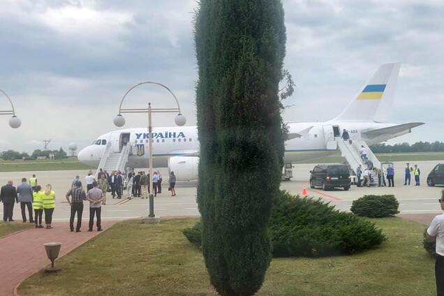 Літак Зеленського