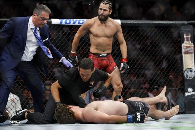 Боєць UFC фантастичним ударом зробив найшвидший нокаут в історії